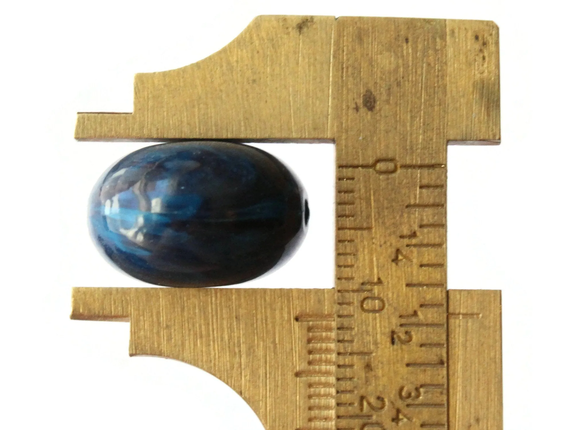 12 18mm Blue Vintage Plastic Puffed Coin Beads