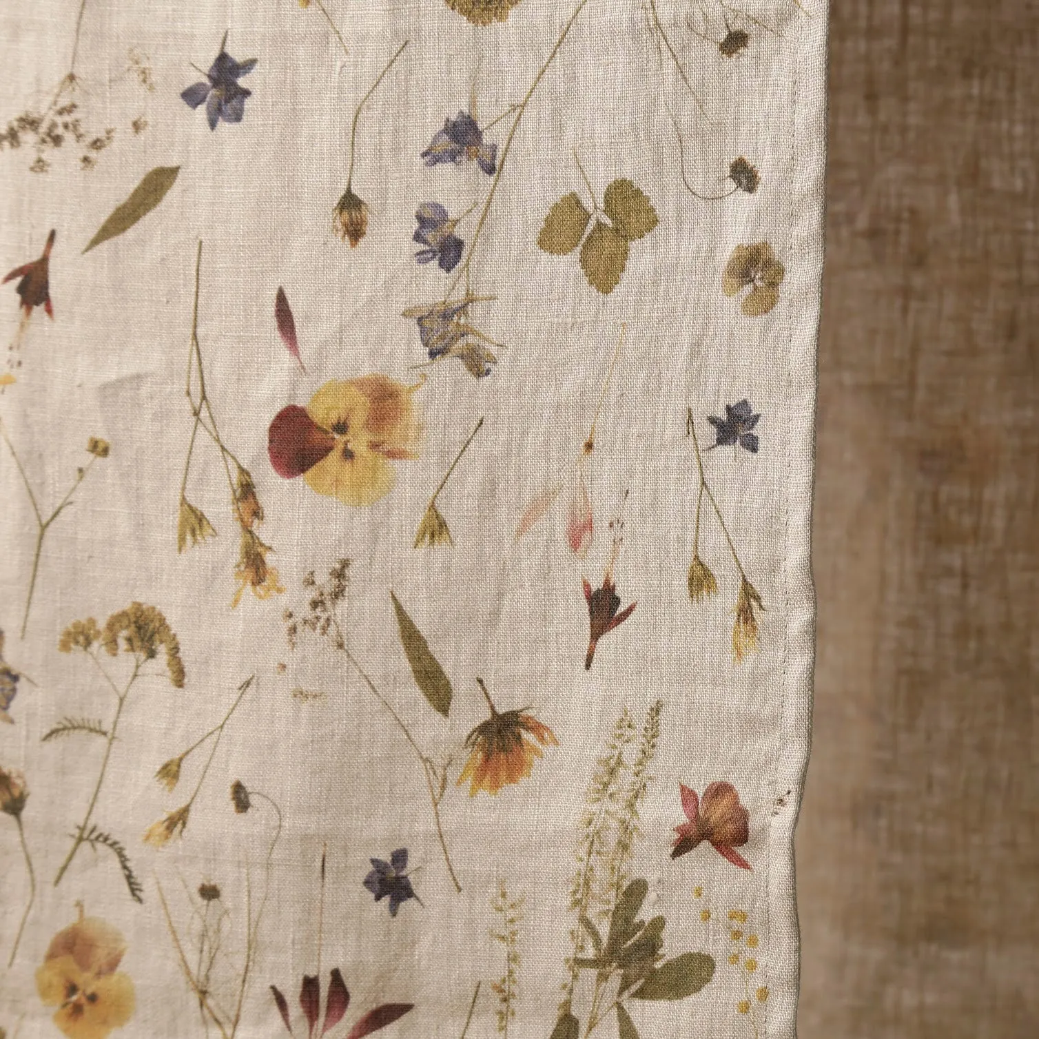 Stonewashed Linen Runner / Botanical 20" x 79"